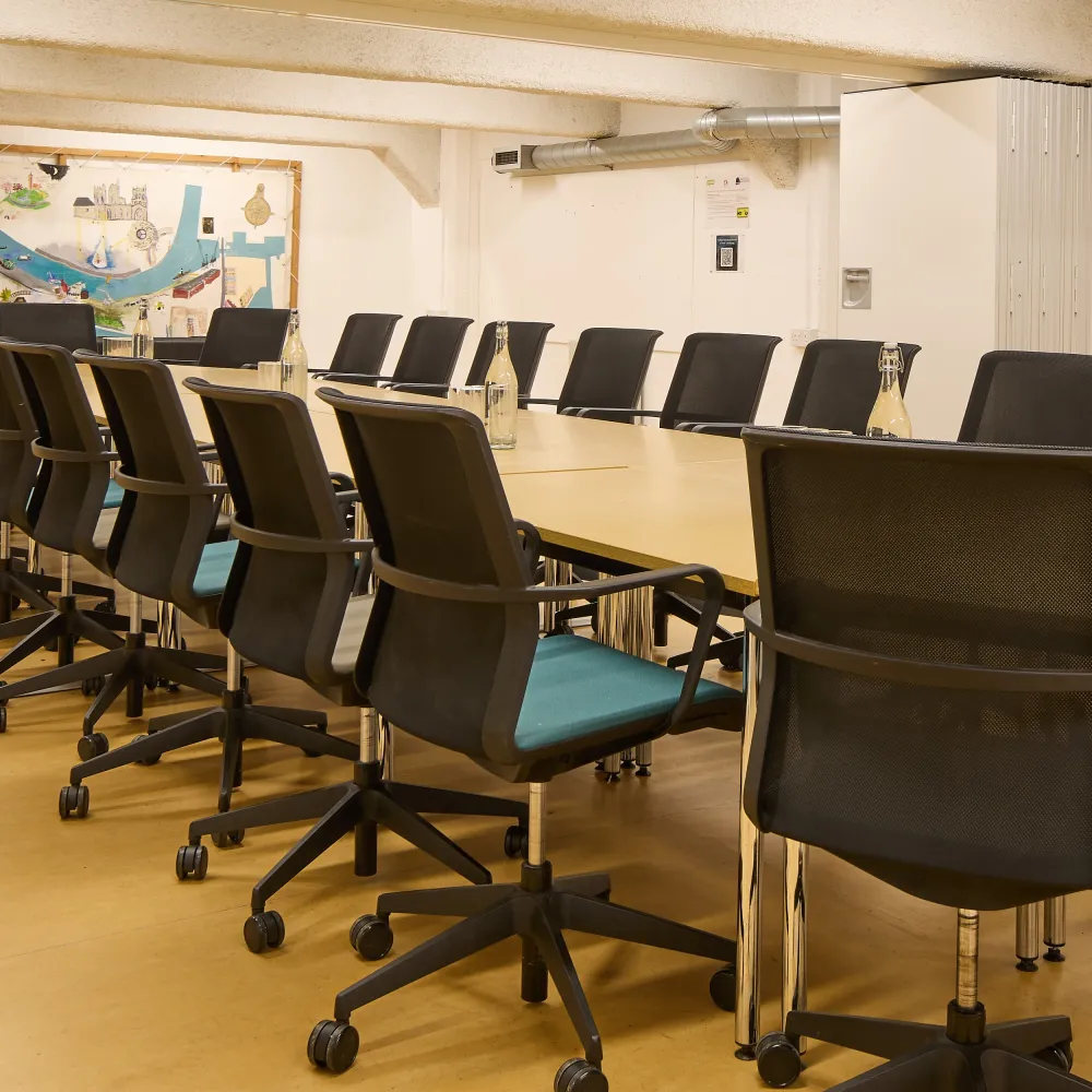 create centre board room set-up