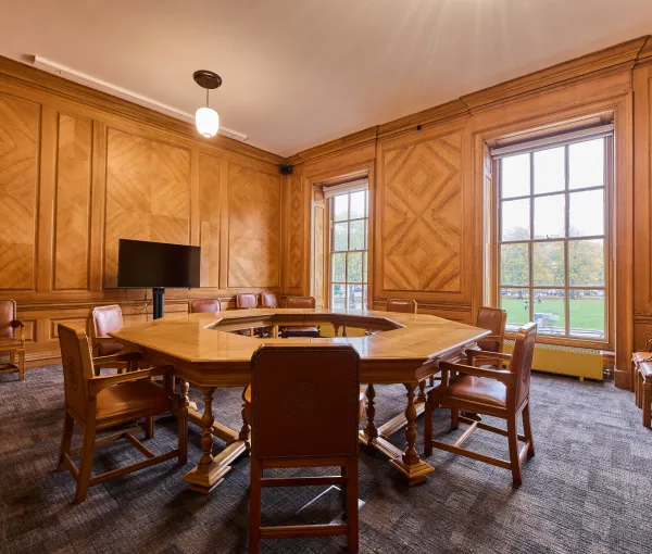 bristol city hall meeting room round table