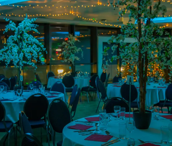 m shed round table set-up with trees